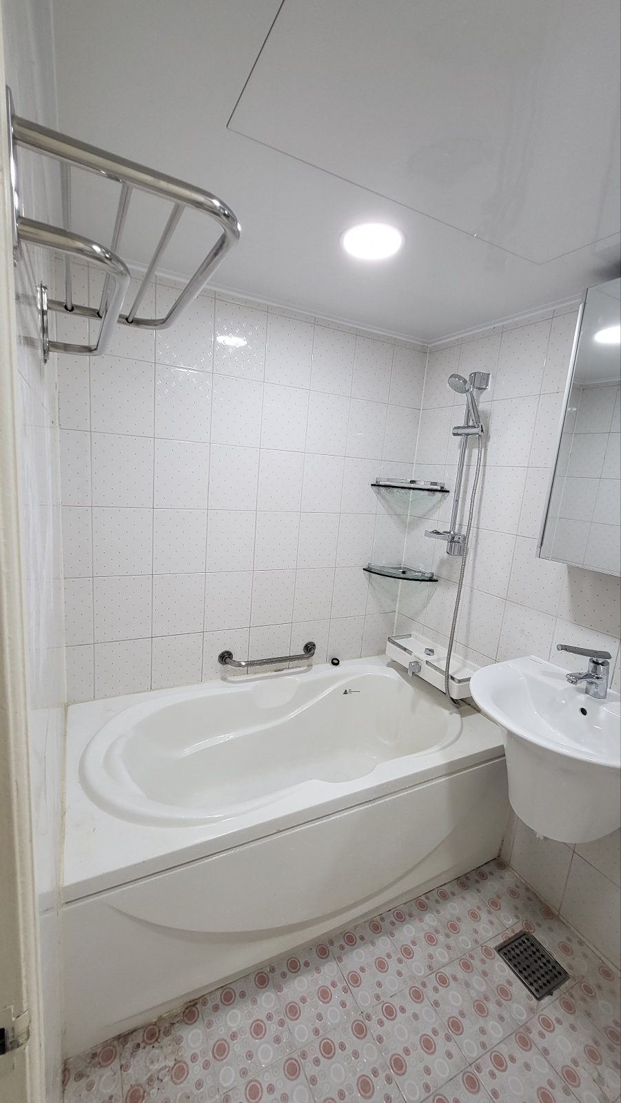 1948697120_i1uFUqQf_993833adfa1d6e53bed8aa7d4322b8b89640683f.jpg 이미지크게보기